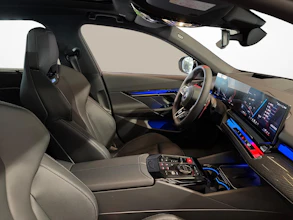 https://vehicle.imgix.net/4531800/ed44a929-7a9c-4758-9224-475e74ffdc15.jpg