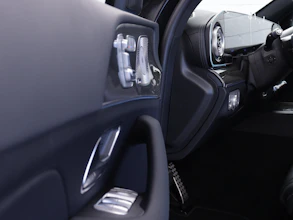 https://vehicle.imgix.net/4531821/0bcf2490-e139-4316-910d-4162a55b96e4.JPG
