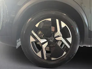 PEUGEOT 2008 1.2 Hybrid 145 GT Exclusive
