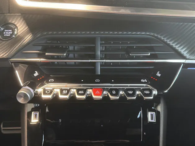 PEUGEOT 2008 1.2 Hybrid 145 GT Exclusive