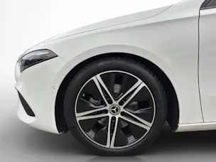 MERCEDES-BENZ A 200 Progressive