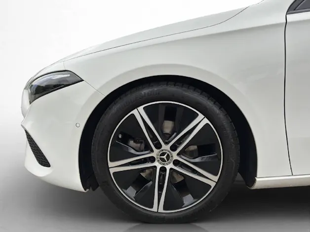 MERCEDES-BENZ A 200 Progressive