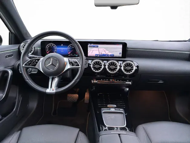 MERCEDES-BENZ A 200 Progressive