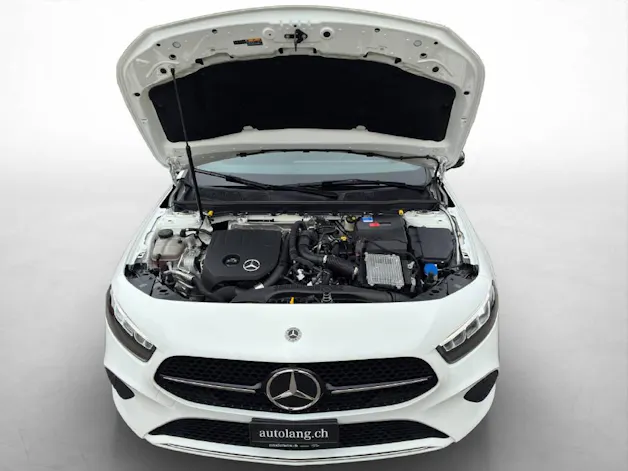 MERCEDES-BENZ A 200 Progressive