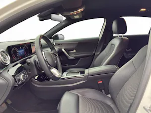 MERCEDES-BENZ A 200 Progressive