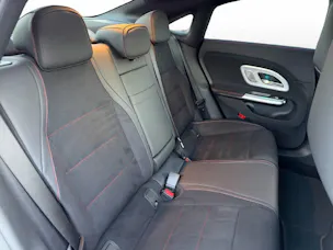 MERCEDES-BENZ CLA 200 AMG Line EQ