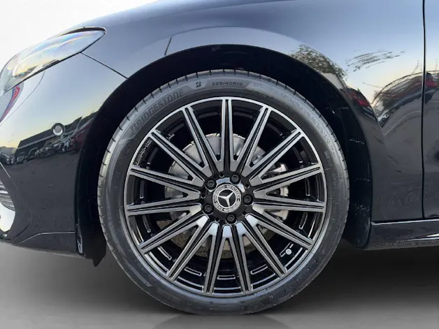 MERCEDES-BENZ CLA 200 AMG Line EQ