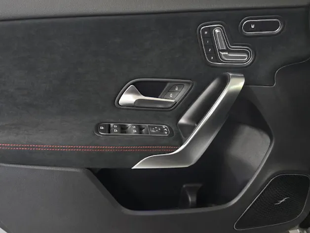 MERCEDES-BENZ A 35 AMG 4Matic