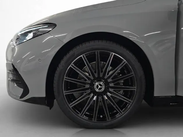 MERCEDES-BENZ CLA 200 AMG Line EQ
