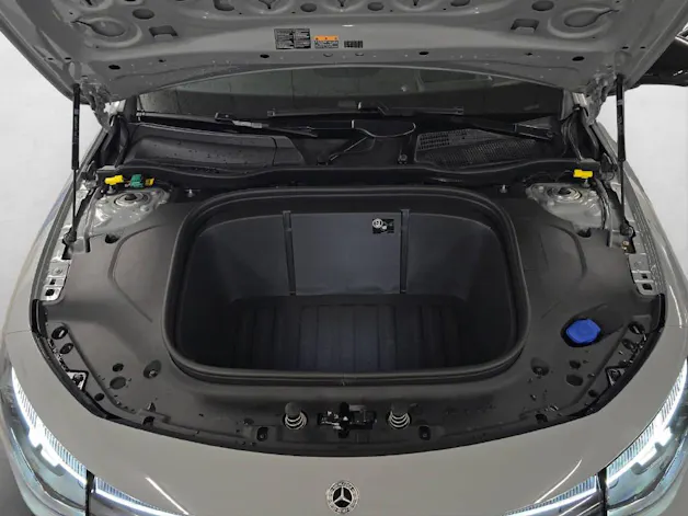 MERCEDES-BENZ CLA 200 AMG Line EQ