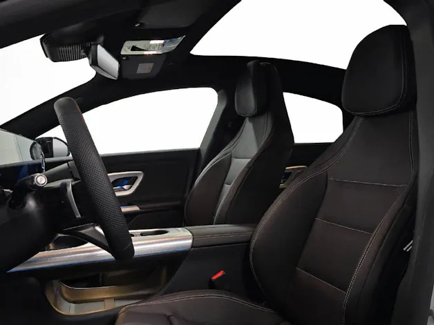 MERCEDES-BENZ CLA 200 AMG Line EQ