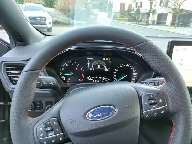 FORD Focus Station Wagon 1.0i EcoB Hybrid 155 ST-Line