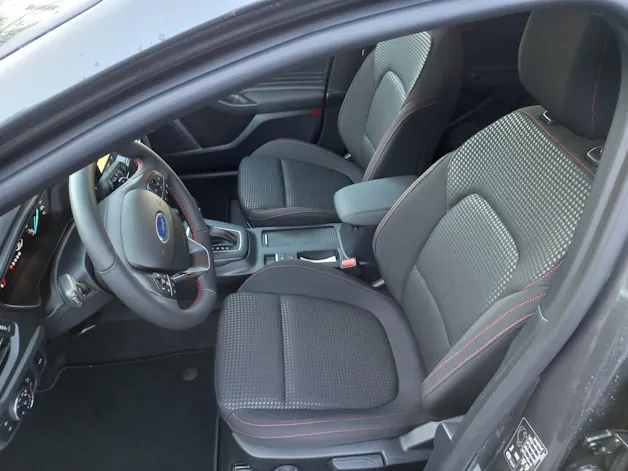 FORD Focus Station Wagon 1.0i EcoB Hybrid 155 ST-Line