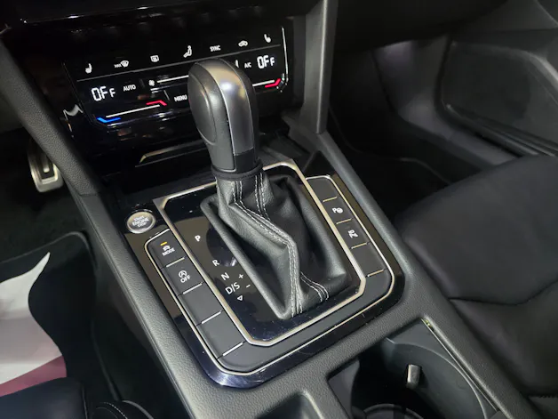 VW Arteon SB 2.0 TSI R-Line 4Motion DSG CH-Fahrzeug