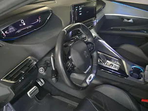 PEUGEOT 3008 1.5 BlueHDi GT EAT8 CH-Fahrzeug