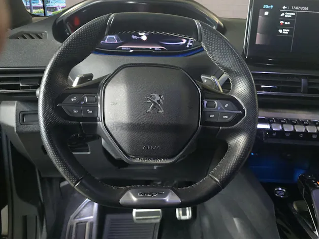 PEUGEOT 3008 1.5 BlueHDi GT EAT8 CH-Fahrzeug