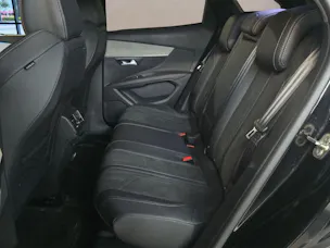 PEUGEOT 3008 1.5 BlueHDi GT EAT8 CH-Fahrzeug