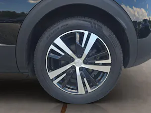 PEUGEOT 3008 1.5 BlueHDi GT EAT8 CH-Fahrzeug