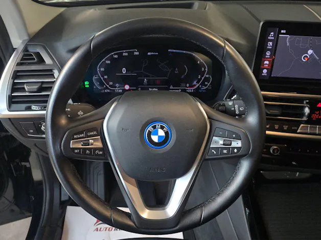 BMW X3 xDrive 30e CH-Fahrzeug