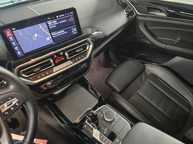 BMW X3 xDrive 30e CH-Fahrzeug