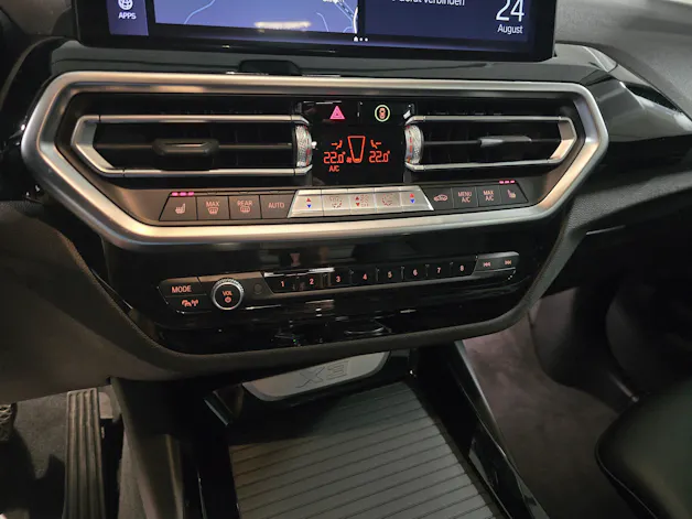 BMW X3 xDrive 30e CH-Fahrzeug
