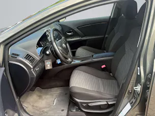 Toyota Avensis Sportswagon 2.0 Linea Sol