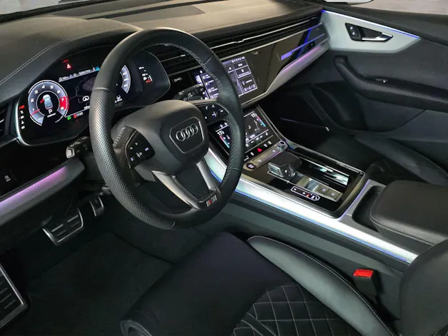 AUDI SQ8 SUV TFSI quattro tiptronic