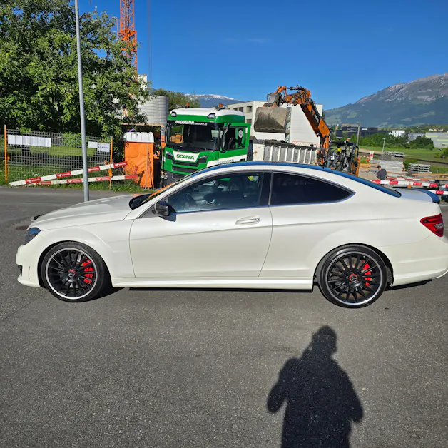 MERCEDES-BENZ C 63 V8 AMG Coupé