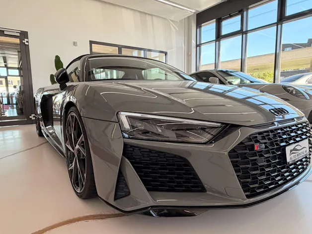 AUDI R8 Spyder S-Tronic