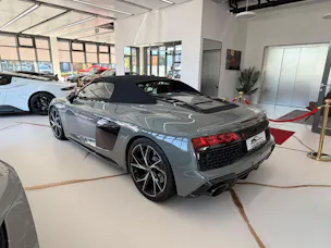 AUDI R8 Spyder S-Tronic