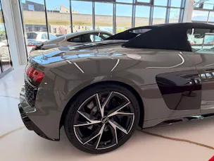 AUDI R8 Spyder S-Tronic