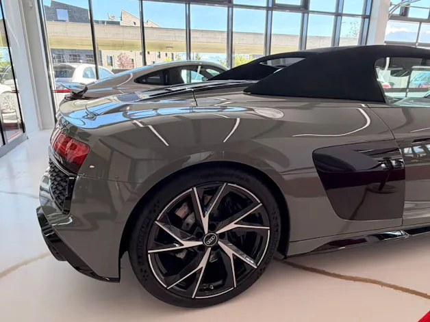 AUDI R8 Spyder S-Tronic