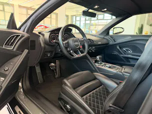 AUDI R8 Spyder S-Tronic