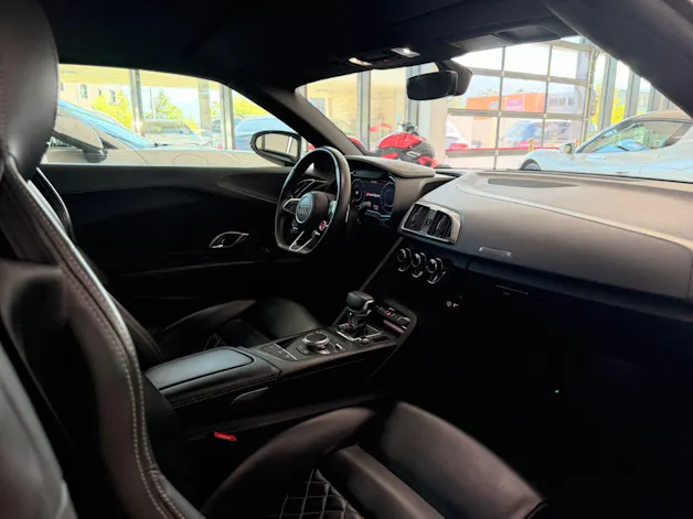 AUDI R8 Spyder S-Tronic