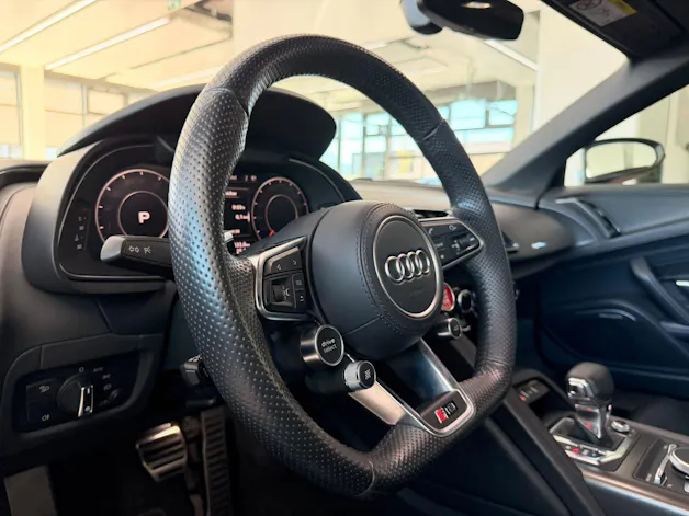 AUDI R8 Spyder S-Tronic