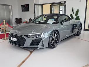 AUDI R8 Spyder S-Tronic