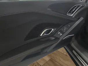 AUDI R8 Spyder S-Tronic