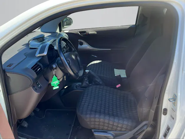 Toyota iQ 1.0 VVT-i