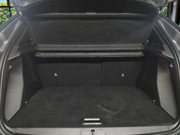 PEUGEOT 2008 1.5 BlueHDi GT Pack EAT8 CH-Fahrzeug