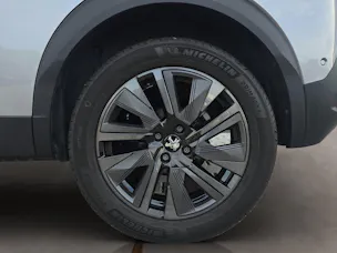 PEUGEOT 2008 1.5 BlueHDi GT Pack EAT8 CH-Fahrzeug