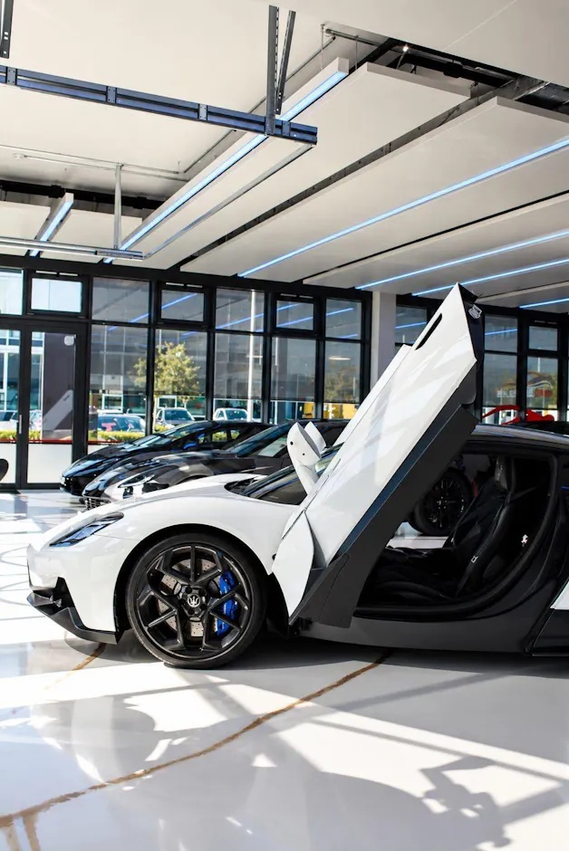 MASERATI MC20 MC 20 CH-Fahrzeug