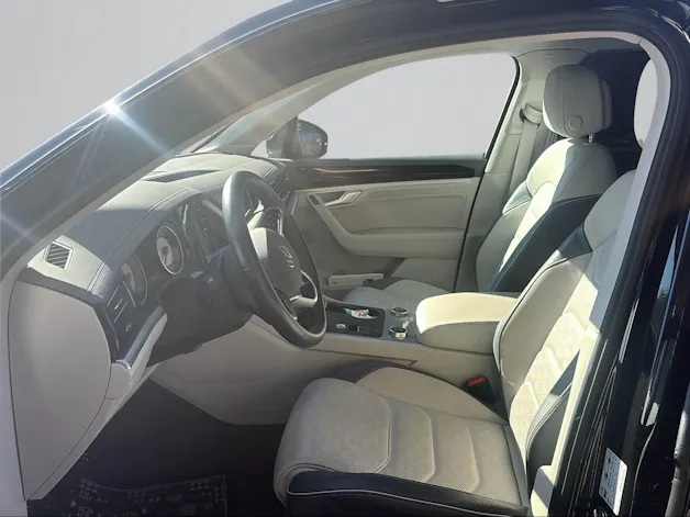 VW Touareg 3.0 TSI Elegance Tiptronic