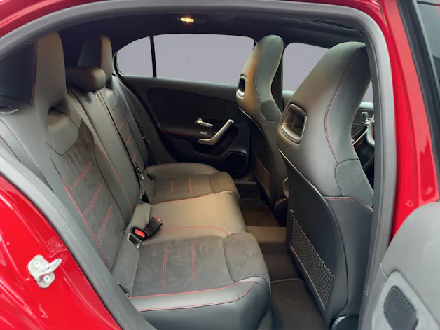 MERCEDES-BENZ A-Klasse W177 A 220 AMG Line 4m