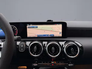 MERCEDES-BENZ A-Klasse W177 A 220 AMG Line 4m
