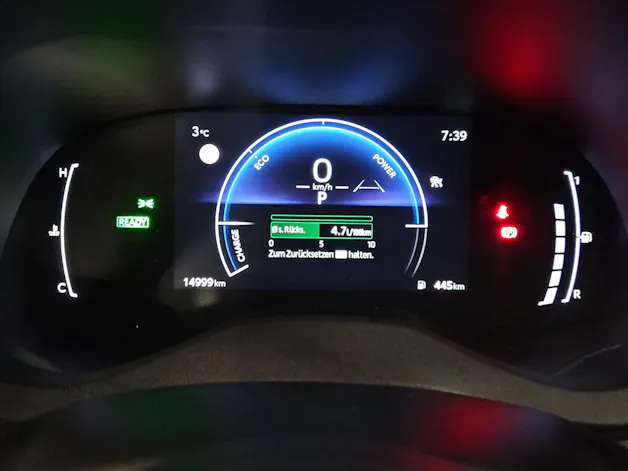 Toyota Yaris 1.5 VVT-i HSD Trend