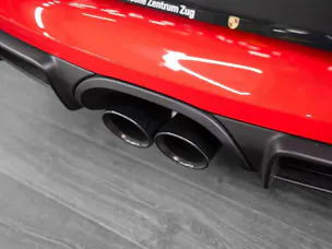 PORSCHE Cayman GT4
