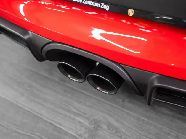 PORSCHE Cayman GT4