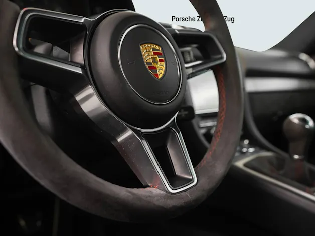 PORSCHE Cayman GT4