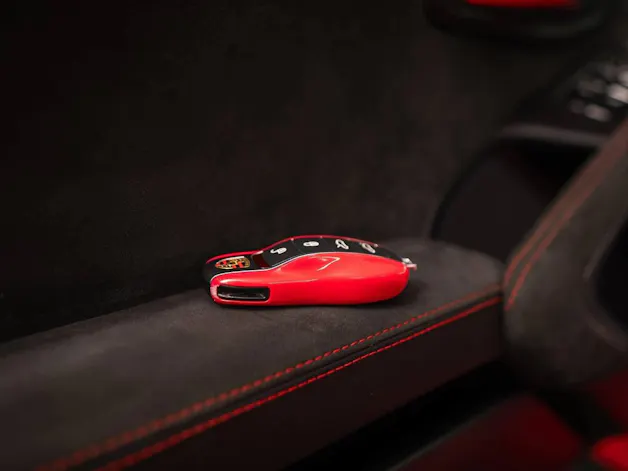 PORSCHE Cayman GT4