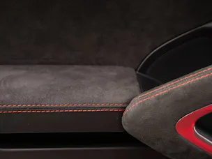 PORSCHE Cayman GT4